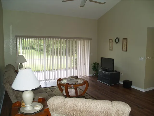 $3,000 | 6333 Bay Cedar Lane, Unit 101, Bradenton, FL 34203