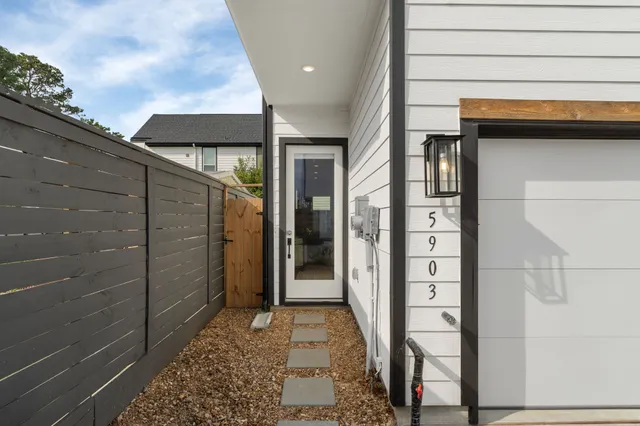 $329,000 | 5903 Wheatley Street, Houston, TX 77091