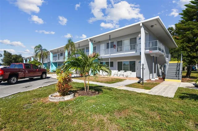 $133,000 | 5861 42nd Terrace North, Unit 1712, Kenneth City, FL 33709