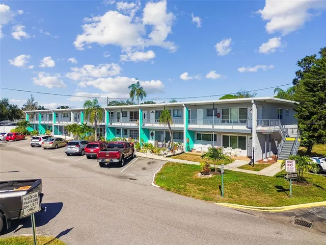 $133,000 | 5861 42nd Terrace North, Unit 1712, Kenneth City, FL 33709