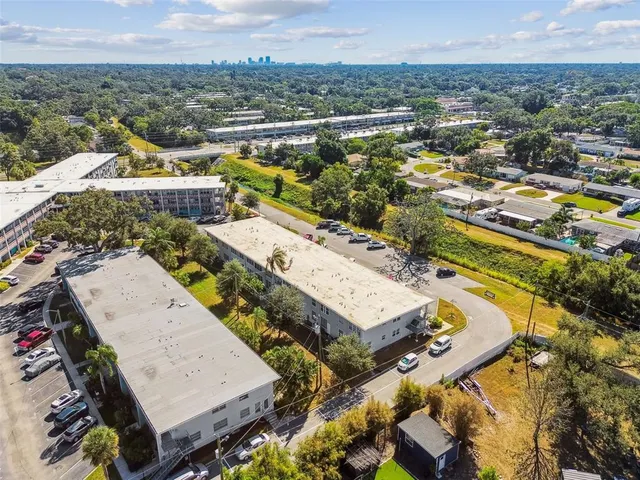 $133,000 | 5861 42nd Terrace North, Unit 1712, Kenneth City, FL 33709