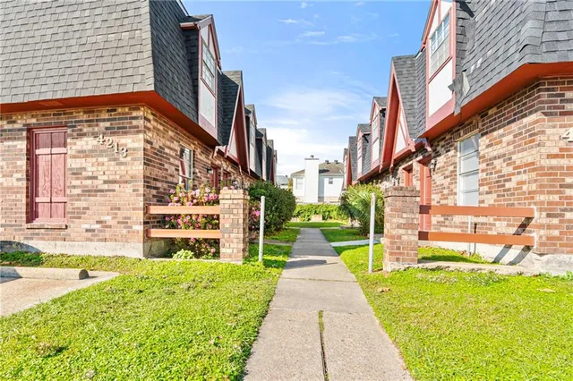$1,325 | 4213 Arbor Court, Unit D, Kenner, LA 70065