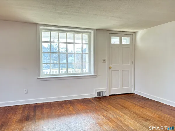 $1,650 | 107 North Main Street, Terryville, CT 06786