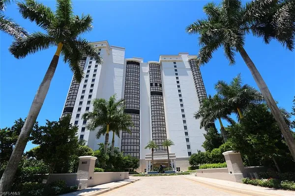 $48,000 | 8665 Bay Colony Drive, Unit 901, Naples, FL 34108