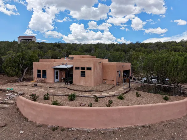 $439,000 | 17 Camino Estribor, Edgewood, NM 87015