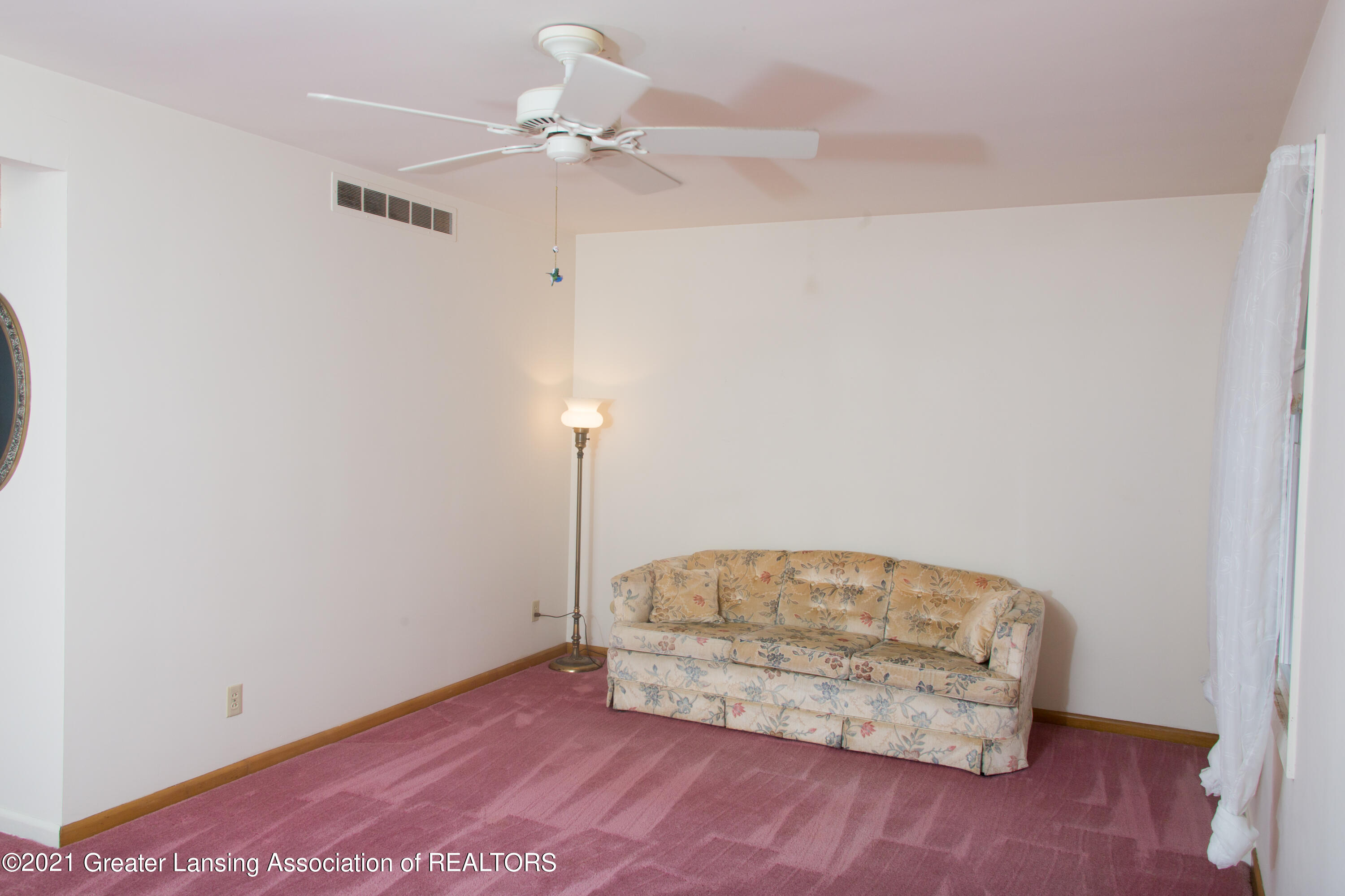3723 Ridgefield Road Lansing, MI 48906 - Photo 12 of 68 IMG_3598