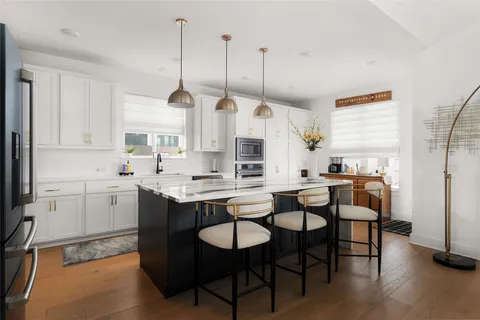 $849,995 | 7917 Edmondson Bend, Austin, TX 78744