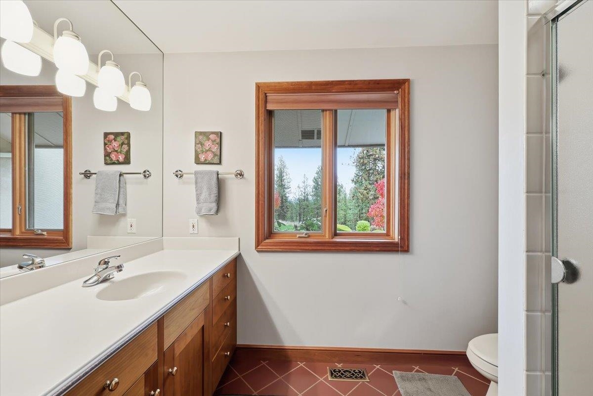 1813 East Estates Road Spokane, WA 99224 - Photo 17 of 42