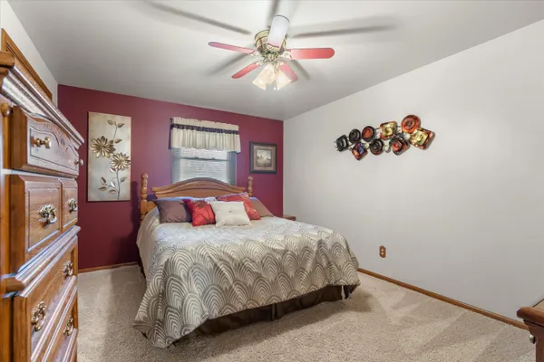 $899,900 | 1110 South Allen Road, Green Bay, WI 54311