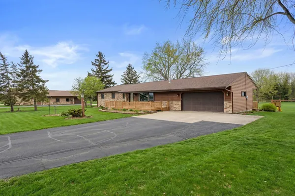 $899,900 | 1110 South Allen Road, Green Bay, WI 54311