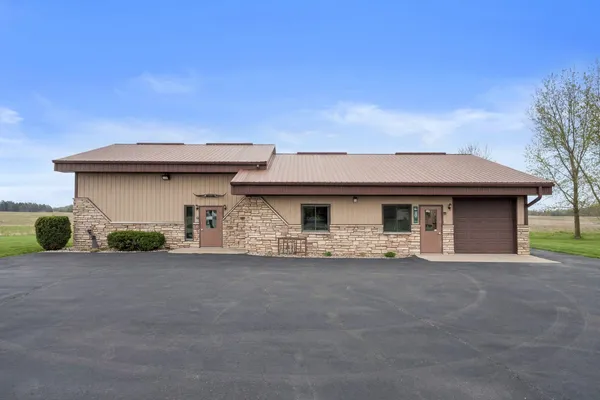 $899,900 | 1110 South Allen Road, Green Bay, WI 54311