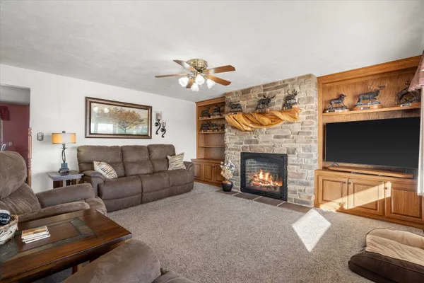 $899,900 | 1110 South Allen Road, Green Bay, WI 54311