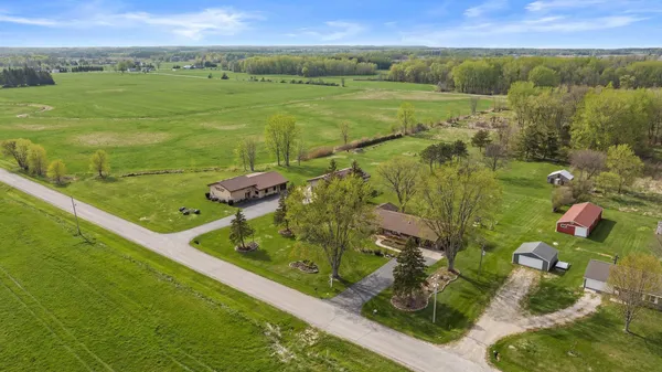 $899,900 | 1110 South Allen Road, Green Bay, WI 54311