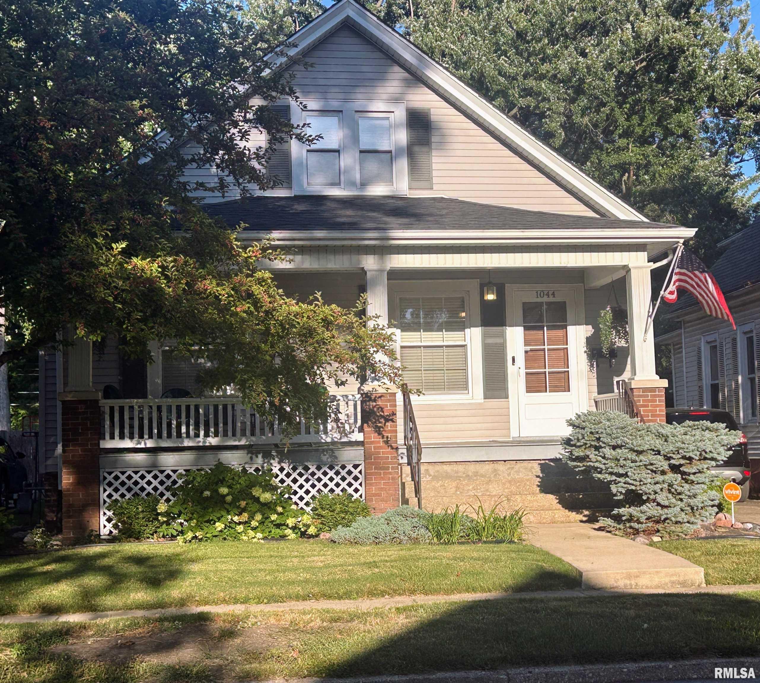 1044 North 2nd Street Springfield, IL 62702 - Photo 1 of 1