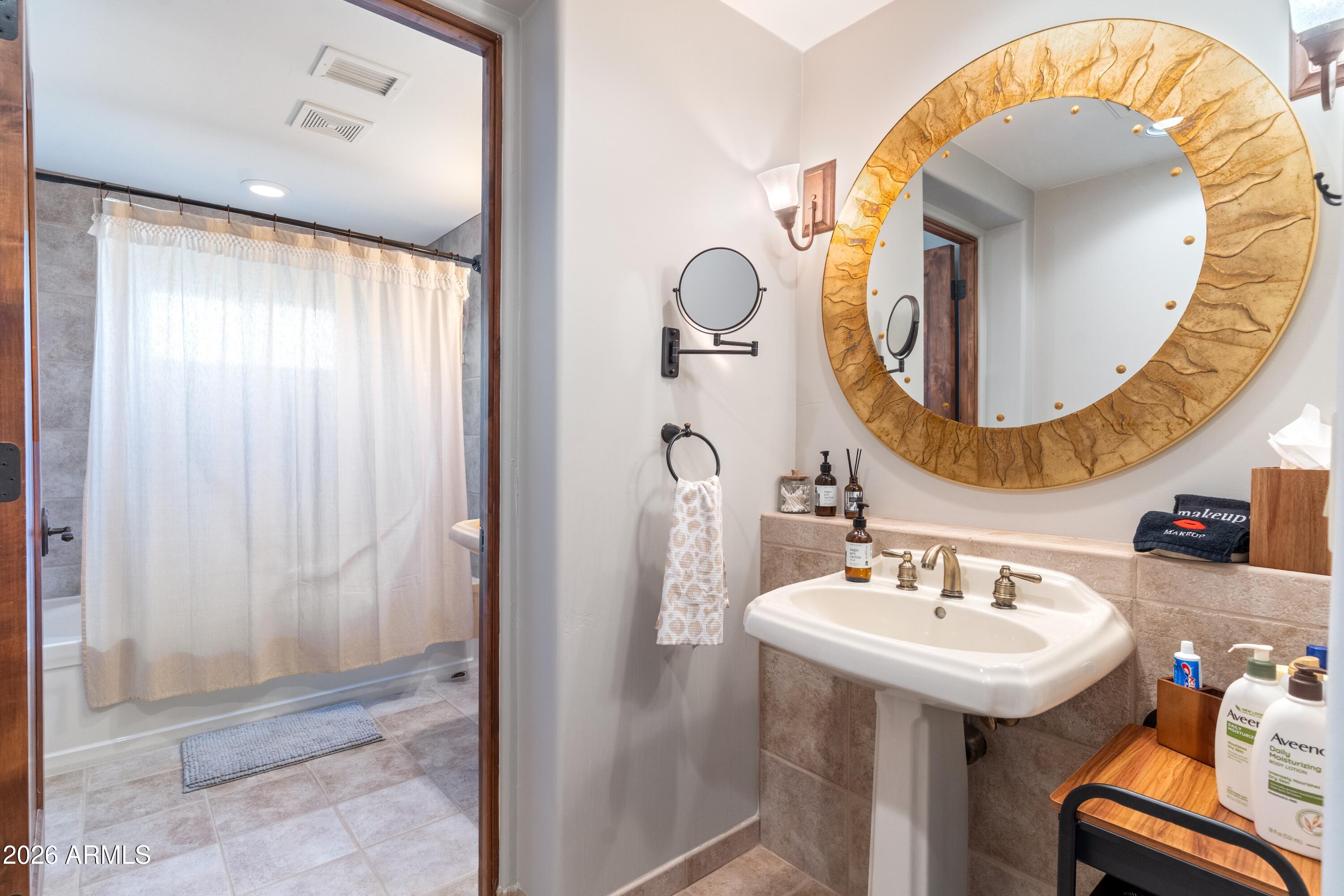 36601 North Mule Train Road, Unit C21 Carefree, AZ 85377 - Photo 20 of 28 Guest Bathroom