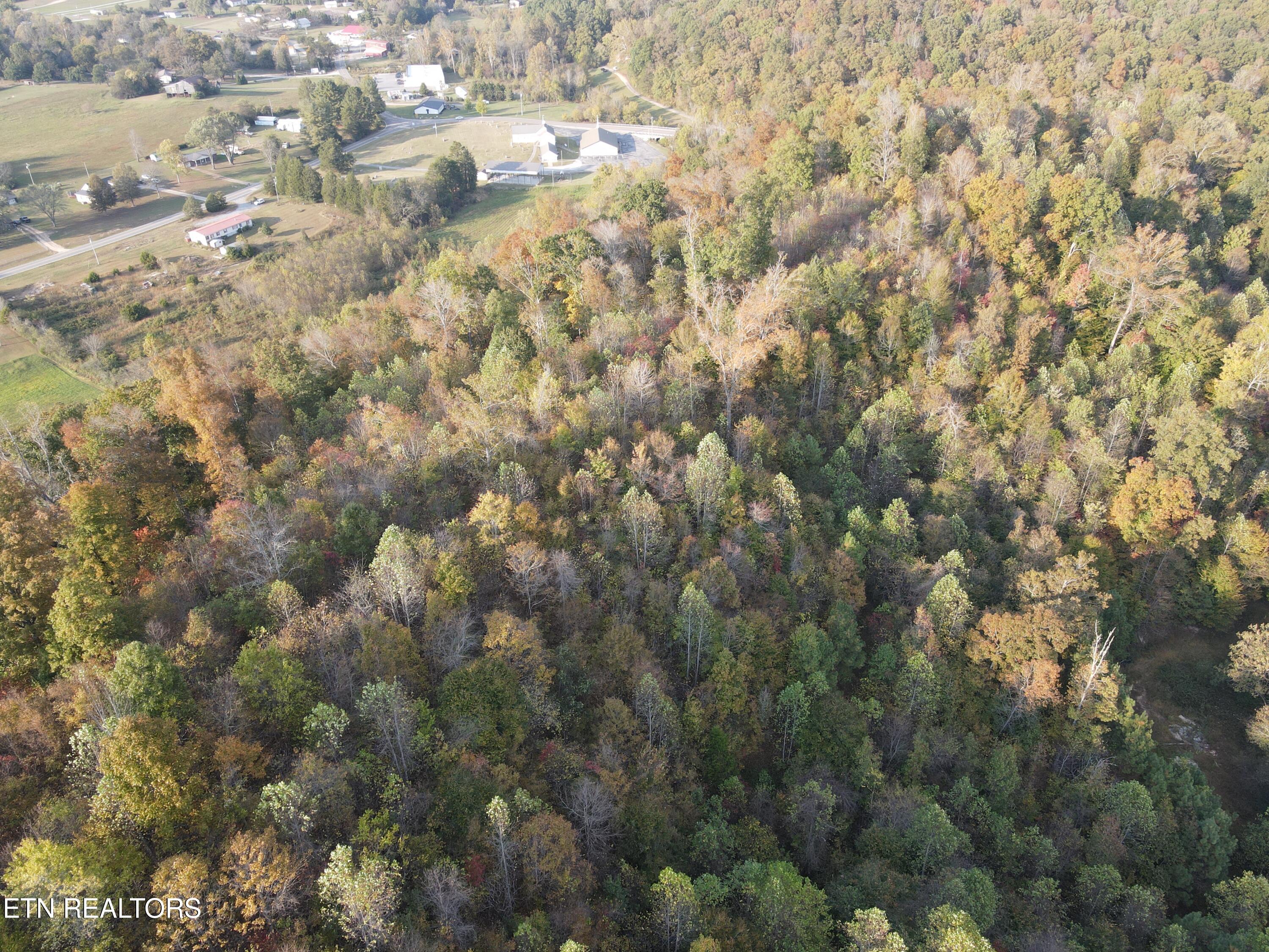 115 Sweetwater Road Philadelphia, TN 37846 - Photo 5 of 6 dji_fly_20251018_172152_70_1760823337886