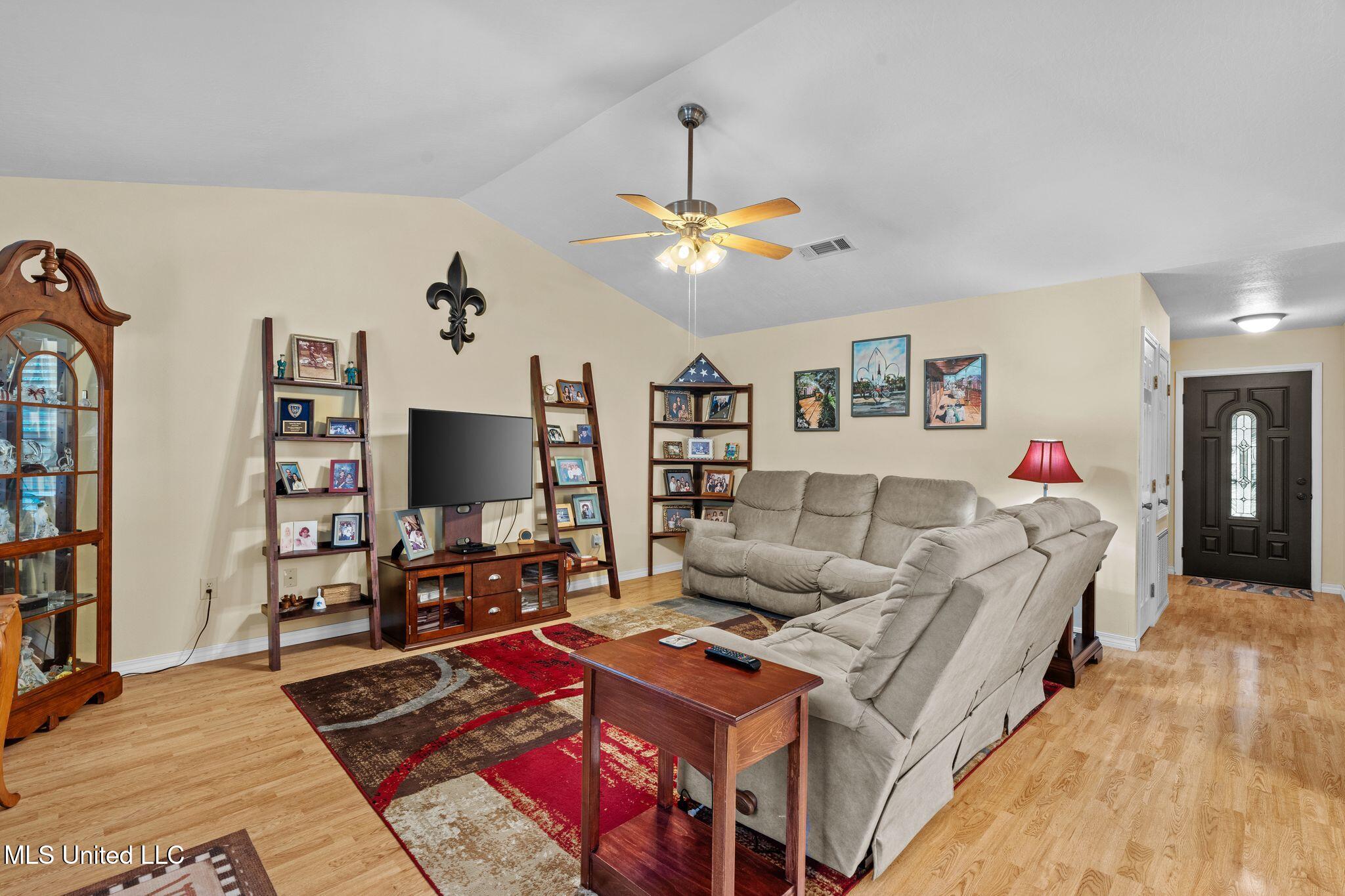 11 Winchester Road Poplarville, MS 39470 - Photo 6 of 25 IMG_1169