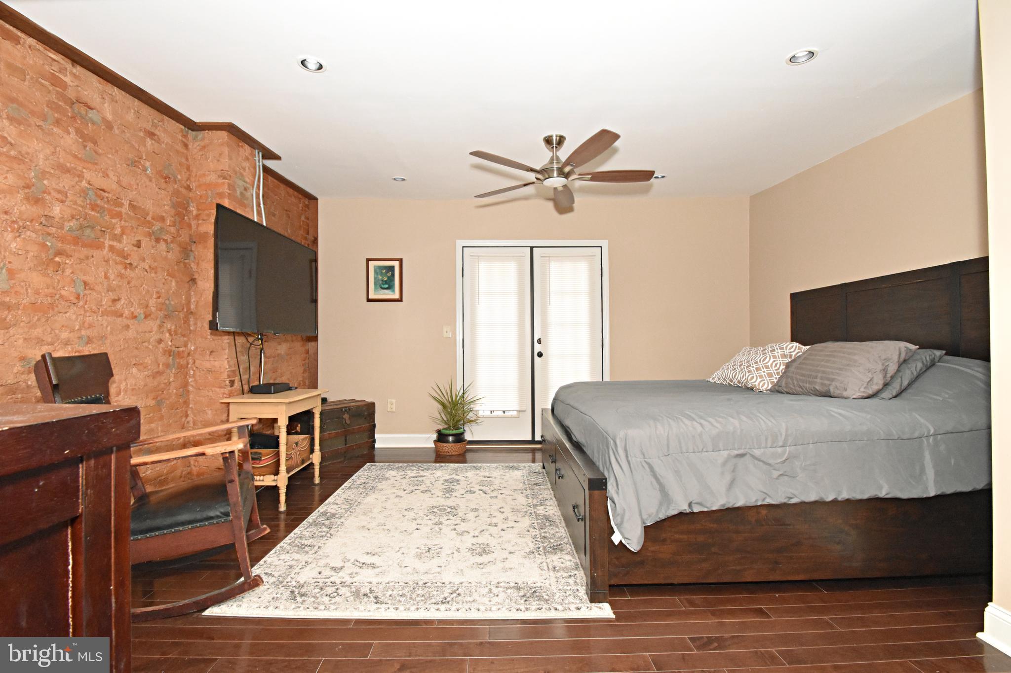 2034 East Huntingdon Street Philadelphia, PA 19125 - Photo 24 of 40