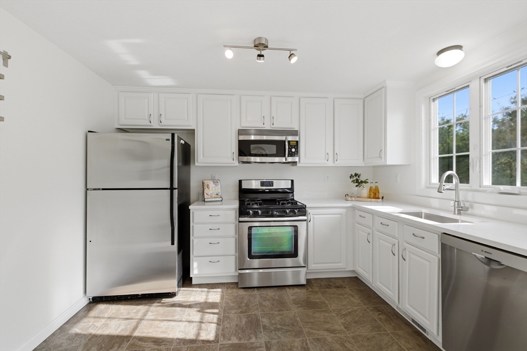 41 Boston Road, Unit 111 Billerica, MA 01862 - Photo 7 of 42