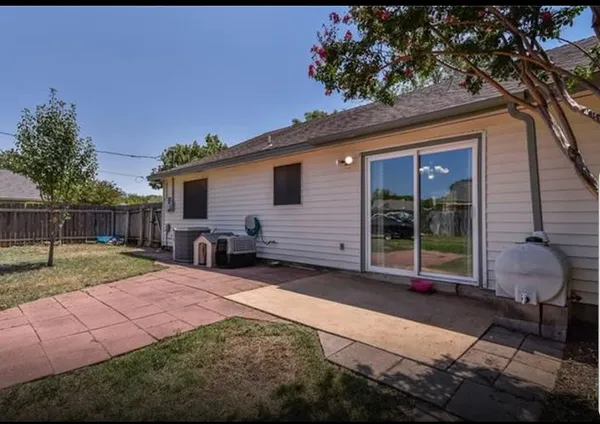 $1,775 | 508 Edwards Drive, Round Rock, TX 78664