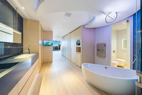 $4,650,000 | 5959 Collins Avenue, Unit 705, Miami Beach, FL 33140