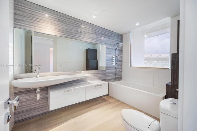 $4,650,000 | 5959 Collins Avenue, Unit 705, Miami Beach, FL 33140