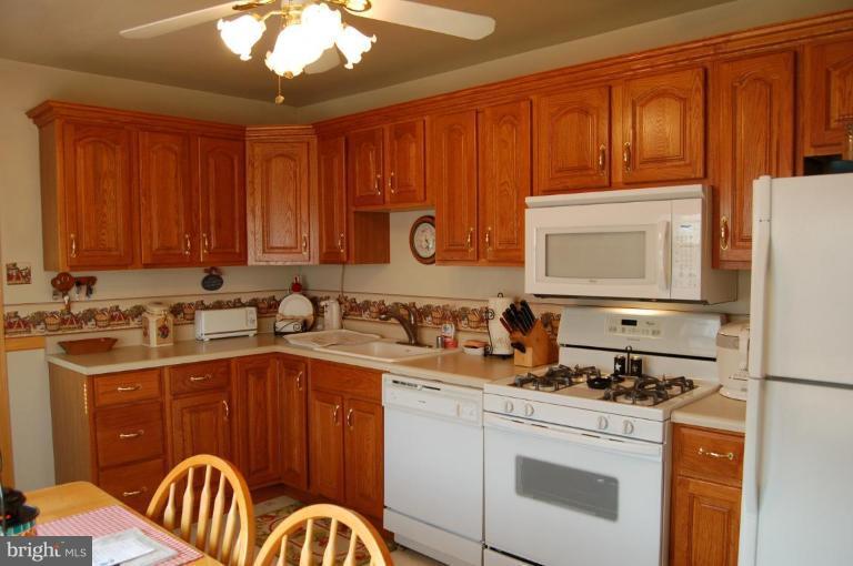 1740 Drexel Road Dundalk, MD 21222 - Photo 5 of 17 CUSTOM CABINETS WITH CROWN MOLDING