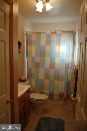 1740 Drexel Road Dundalk, MD 21222 - Photo 6 of 17 Ceramic covered Bath! Like New!