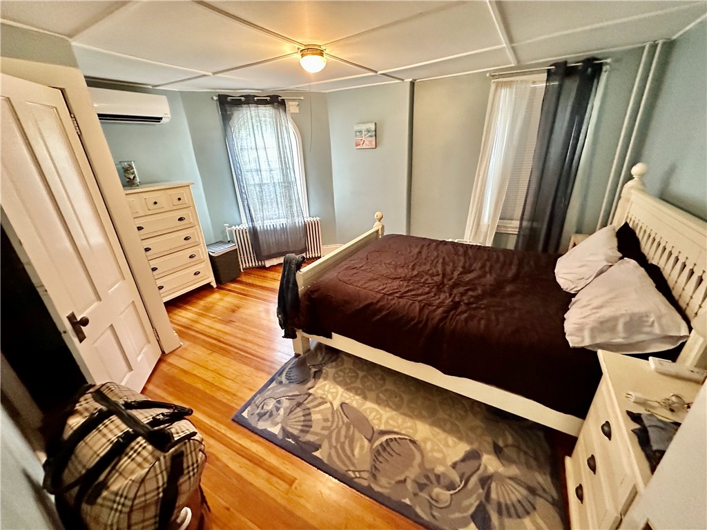 327 Spring Street, Unit 2 Newport, RI 02840 - Photo 4 of 13 Gallery Image 4