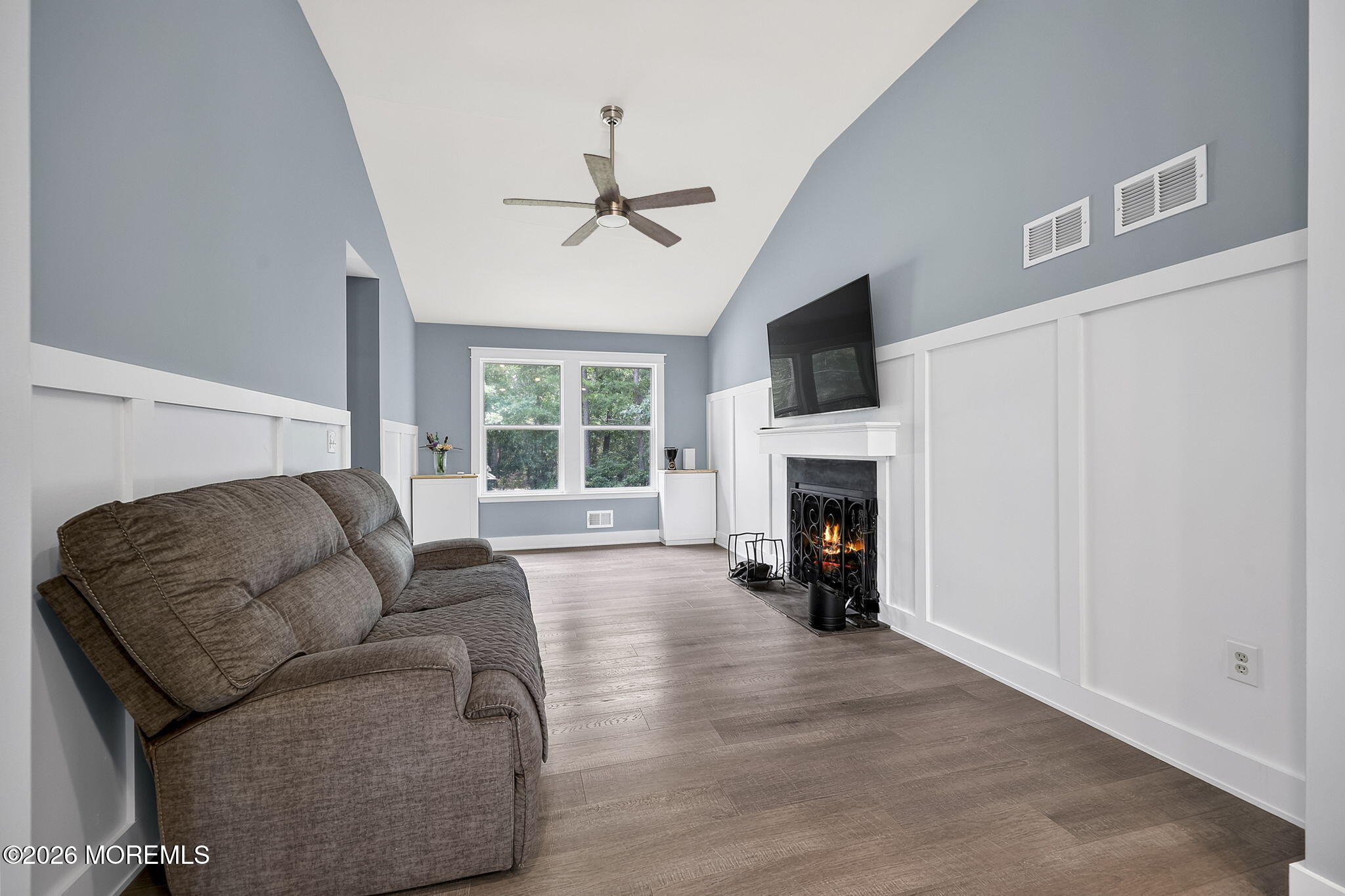 1431 Reed Road Cream Ridge, NJ 08514 - Photo 19 of 47 Living Room