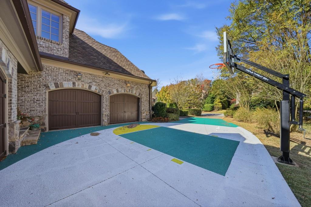 841 Camden Park Court Atlanta, GA 30342 - Photo 11 of 120