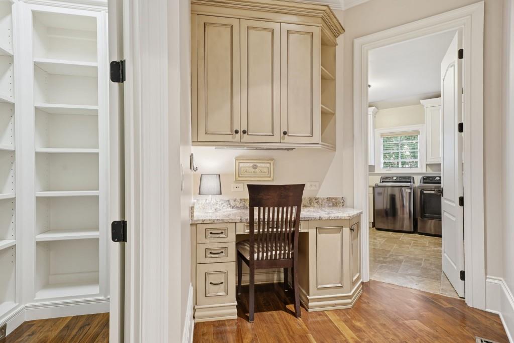 841 Camden Park Court Atlanta, GA 30342 - Photo 18 of 120