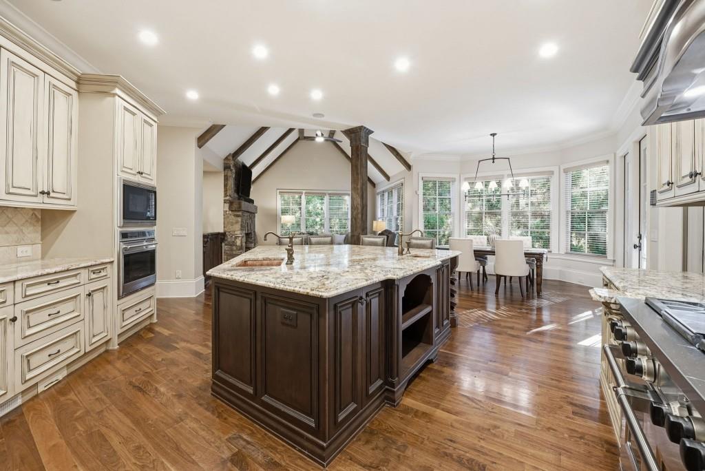 841 Camden Park Court Atlanta, GA 30342 - Photo 23 of 120