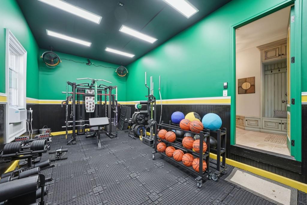 841 Camden Park Court Atlanta, GA 30342 - Photo 48 of 120