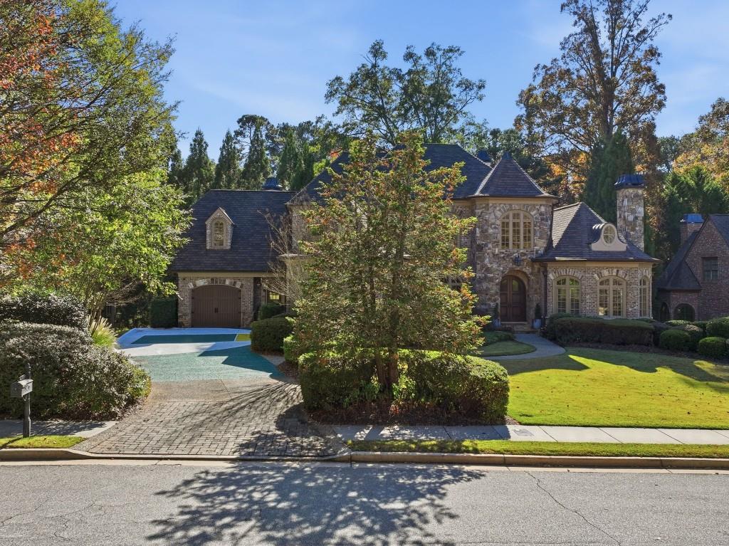 841 Camden Park Court Atlanta, GA 30342 - Photo 7 of 120