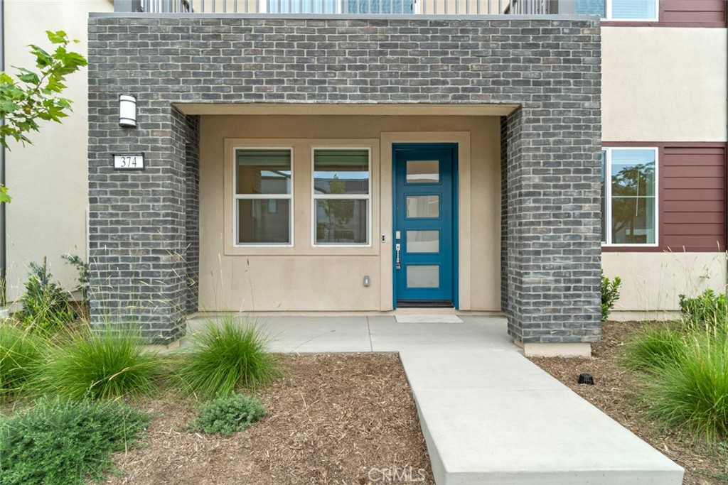 374 Baluster Irvine, CA 92618 - Photo 38 of 64 a front view of a house