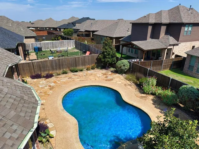 a view of yard and mountain
