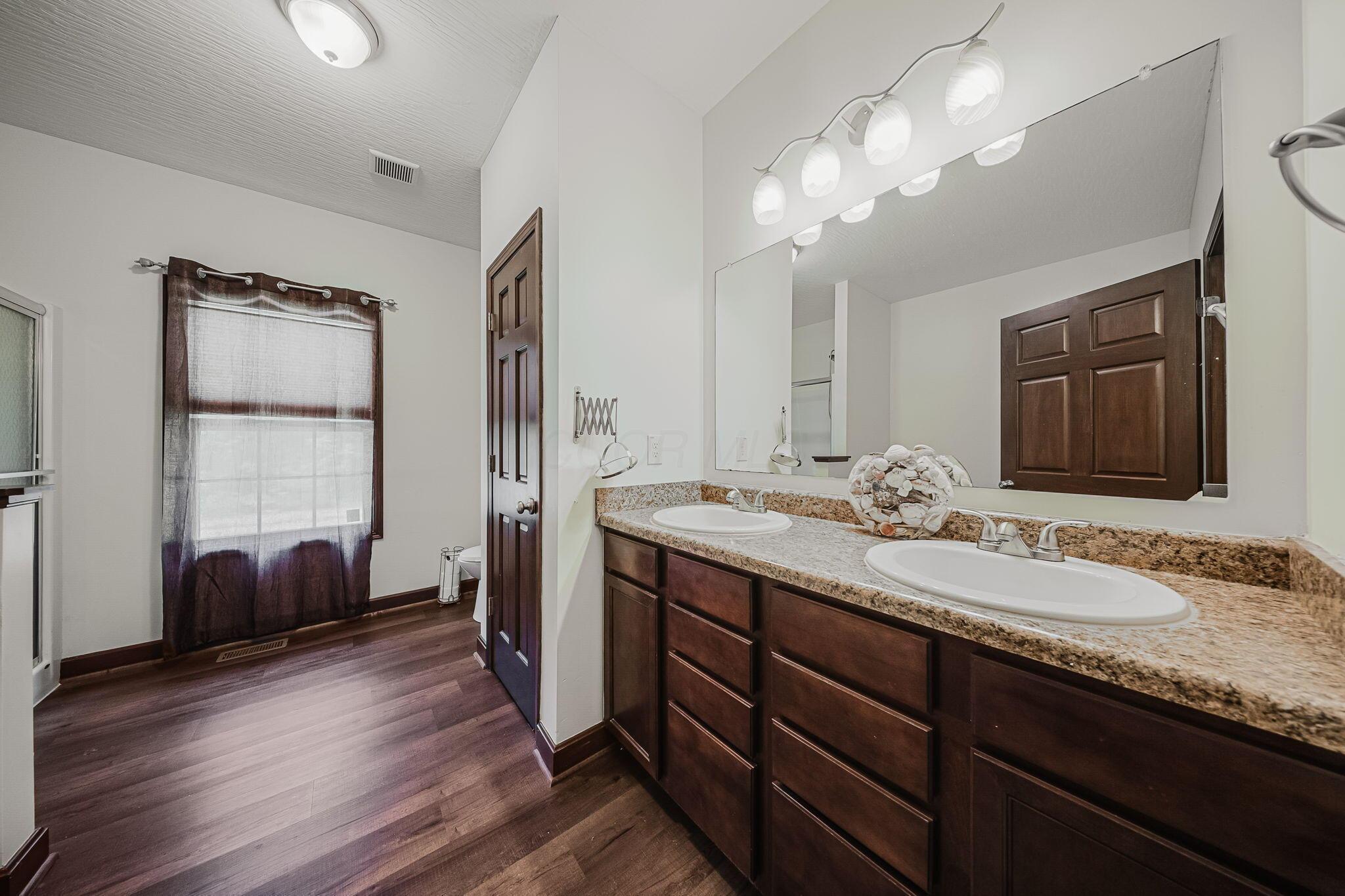 6684 Borror Road Grove City, OH 43123 - Photo 40 of 118 En Suite