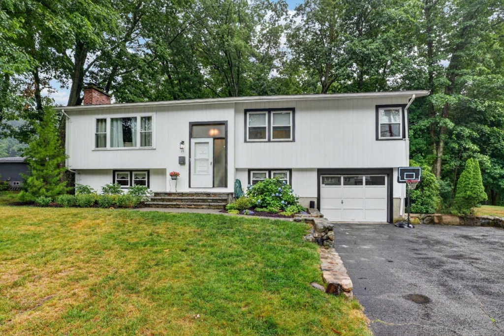 11 Geraldine Road Framingham, MA 01701 - Photo 2 of 30