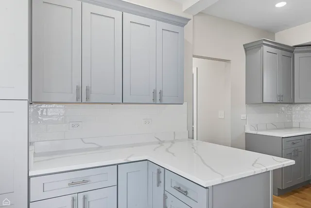 $490,000 | 9845 South Hoyne Avenue, Chicago, IL 60643