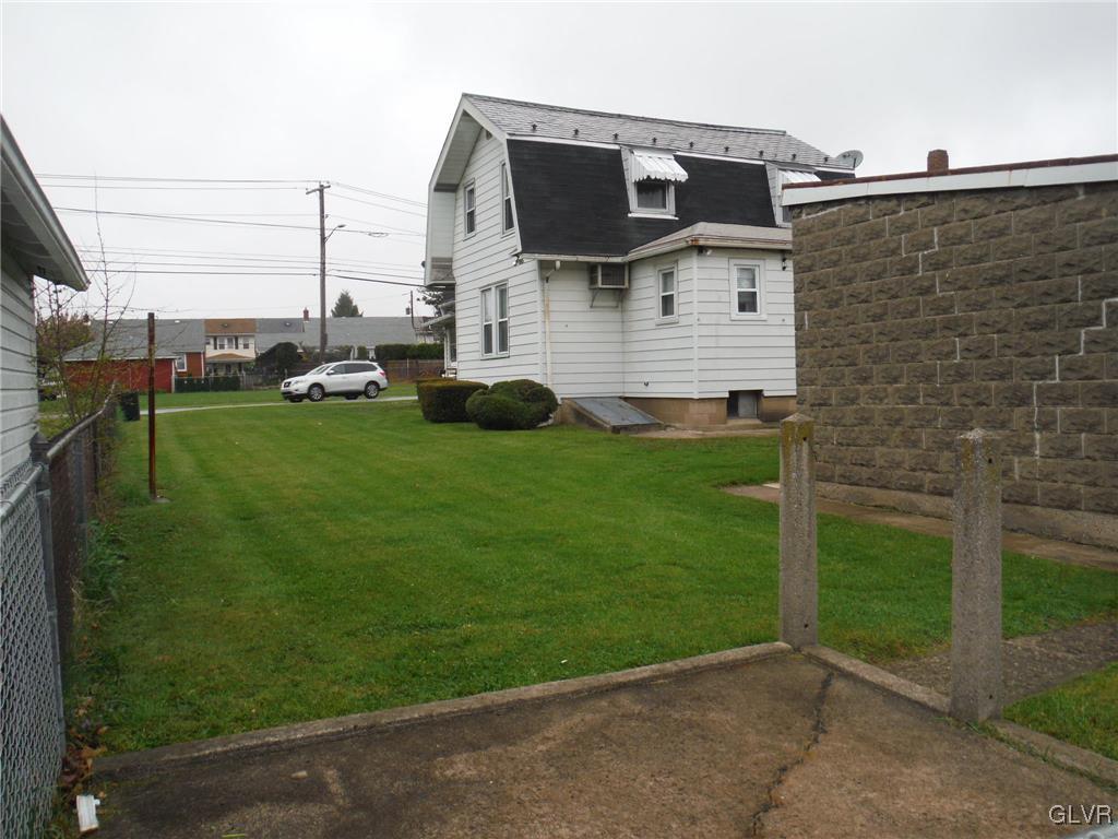 626 Pembroke Road Bethlehem, PA 18018 - Photo 5 of 10 Gallery Image 5