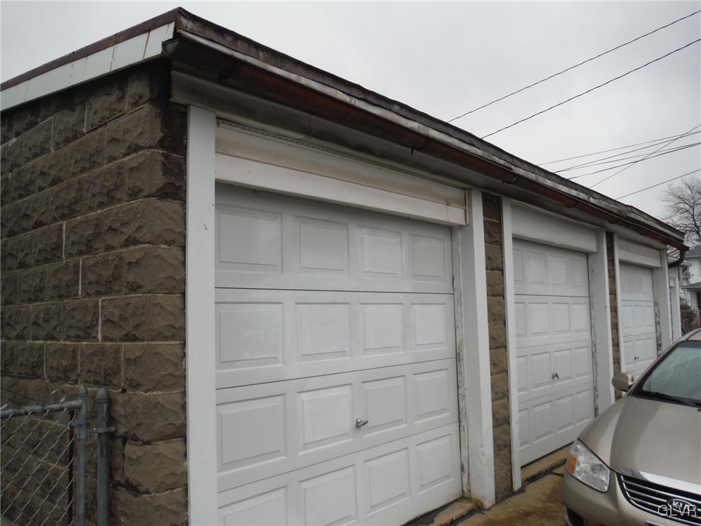 626 Pembroke Road Bethlehem, PA 18018 - Photo 6 of 10 Gallery Image 6
