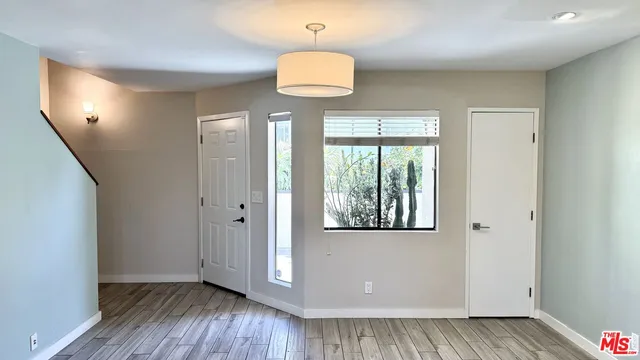 $5,000 | 1802 20th Street, Unit B, Santa Monica, CA 90404