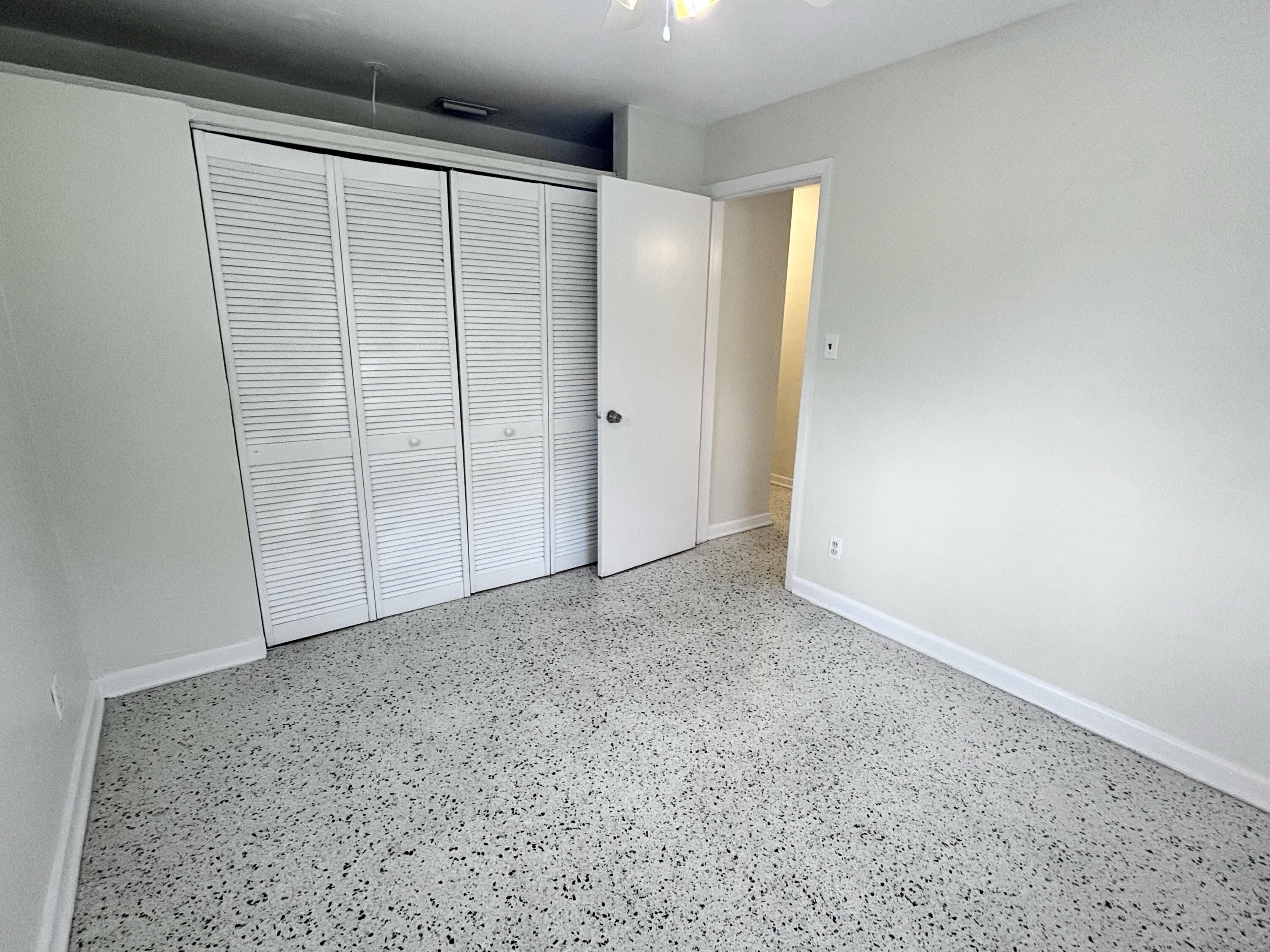 218 Seville Road West Palm Beach, FL 33405 - Photo 12 of 17 IMG_2382