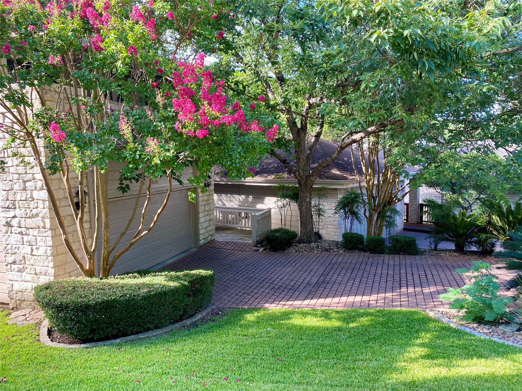 6815 Cougar Run Austin, TX 78731 - Photo 19 of 27