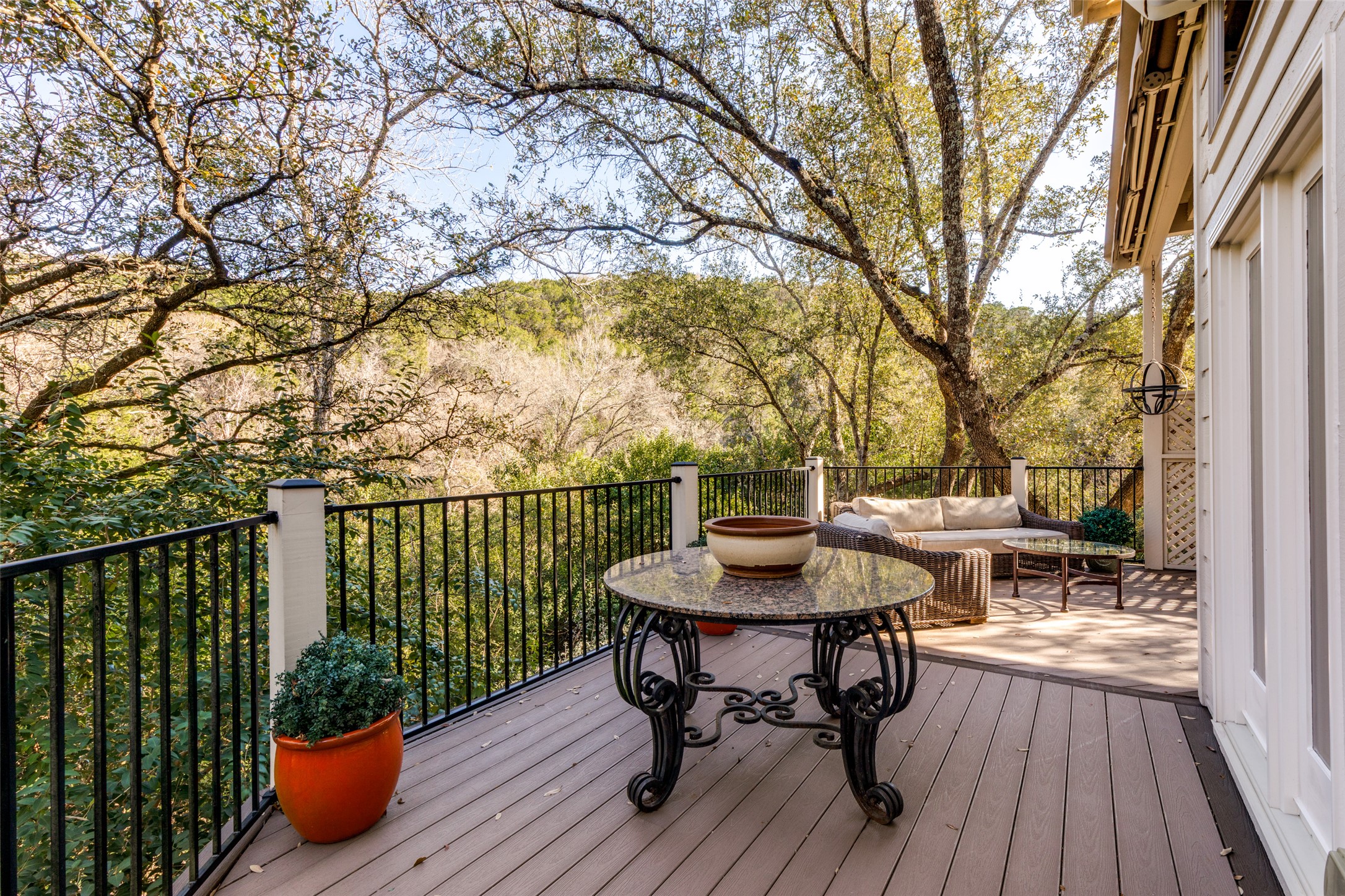 6815 Cougar Run Austin, TX 78731 - Photo 22 of 27 Deck off of living area to enjoy relaxing or entertaining.