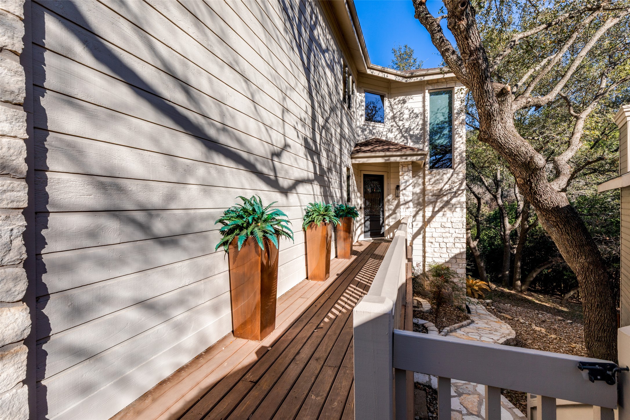 6815 Cougar Run Austin, TX 78731 - Photo 24 of 27 Entry and front door. Welcome home!