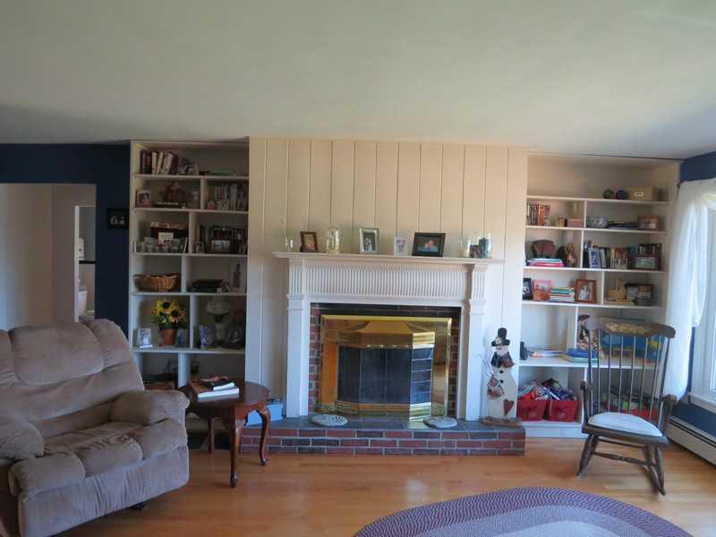 760 Pond Road Sidney, ME 04330 - Photo 6 of 34 Den/Family/Great Room.