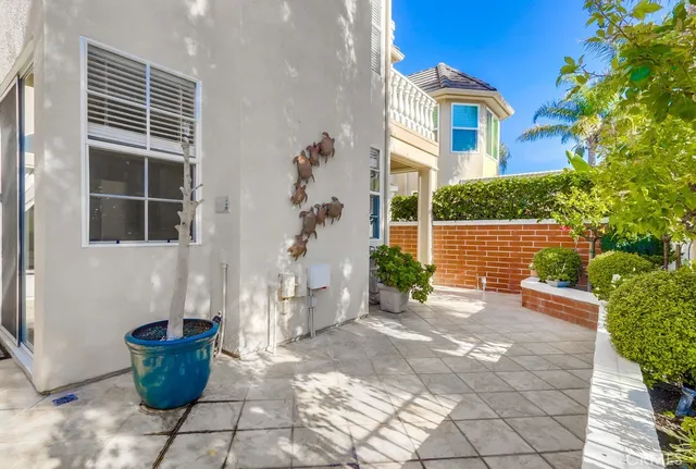 $5,800 | 6172 Eaglecrest Drive, Huntington Beach, CA 92648