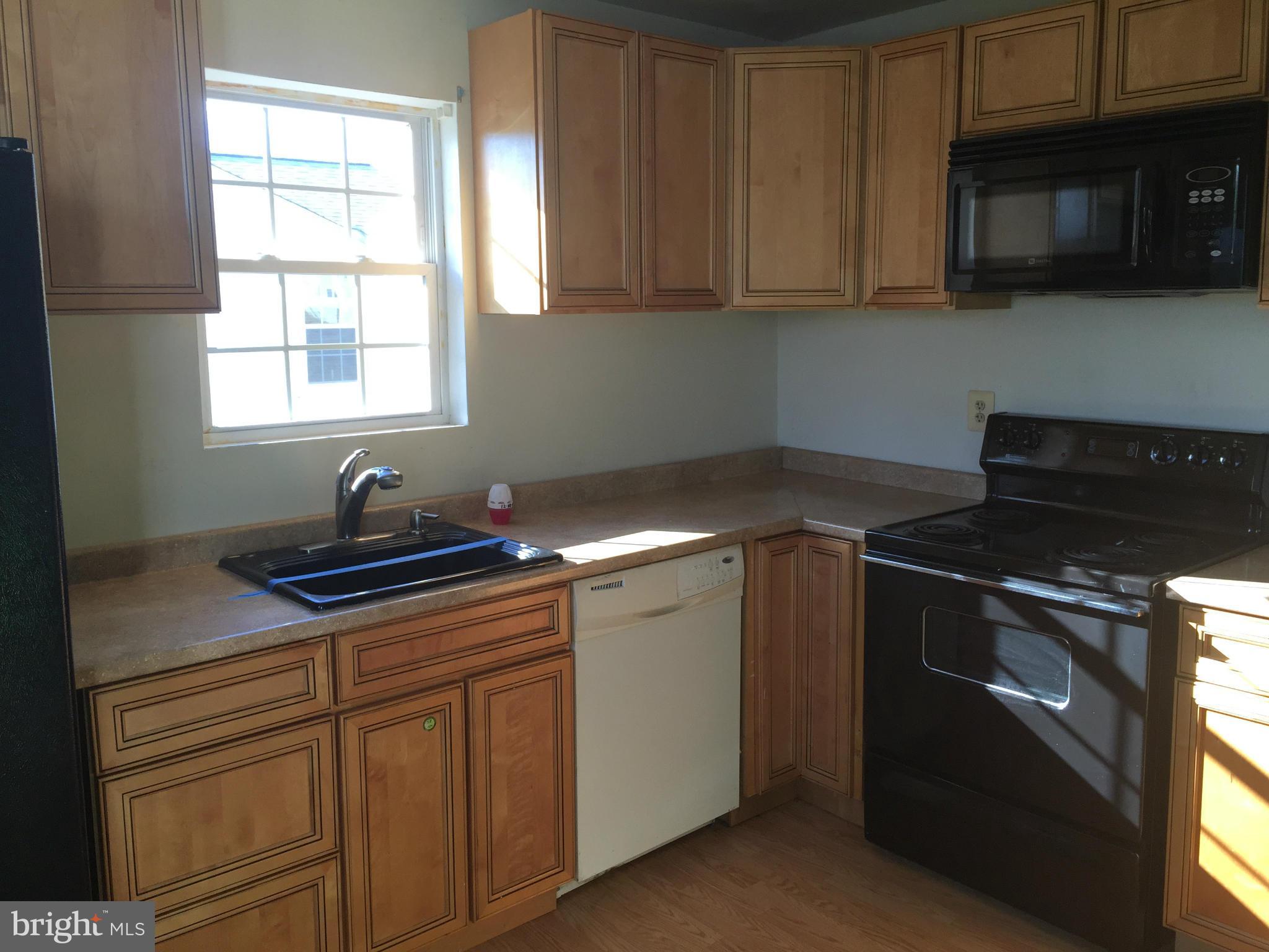 241 Carroll Road Pasadena, MD 21122 - Photo 3 of 16 Kitchen